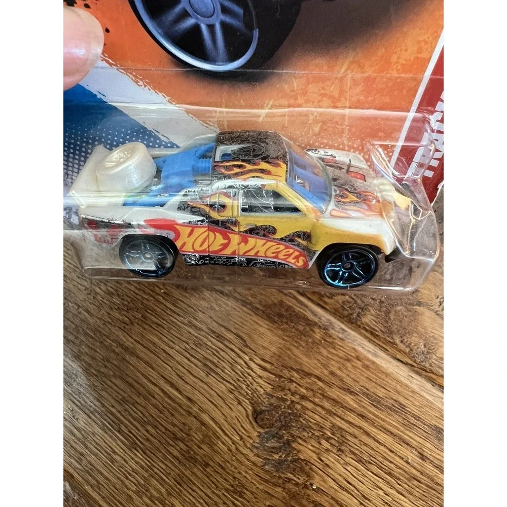 2011 Hot Wheels‎ Thrill Racers Desert 11 #181 Off Track White New